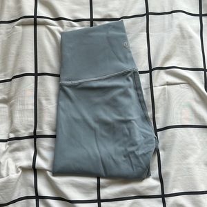 Lululemon “wunder under 28 inch leggings” (size 4)